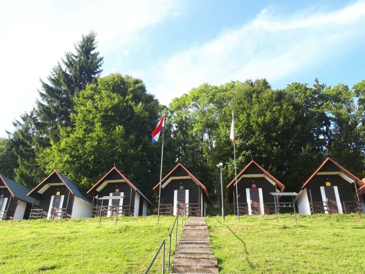 Olivin Kytlice Hiker Huts Hotel Ngoại thất bức ảnh